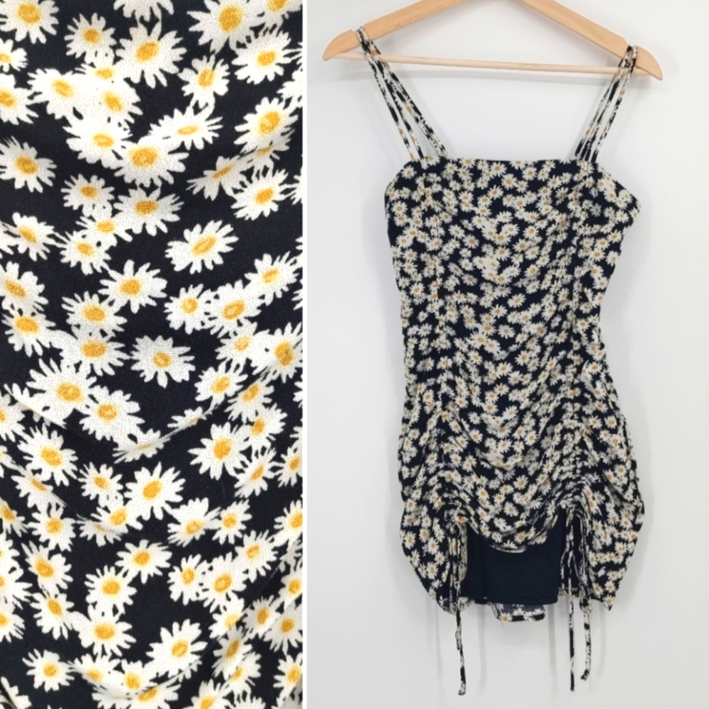 LAST CHANCE ✨ Daisy Print Summer Dress with Ruching